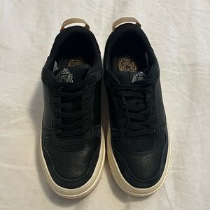 Le Tigre Midtown Platform Sneaker Black 7